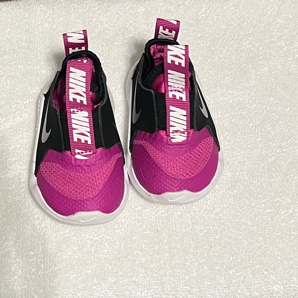 Infant Nike Flex runner